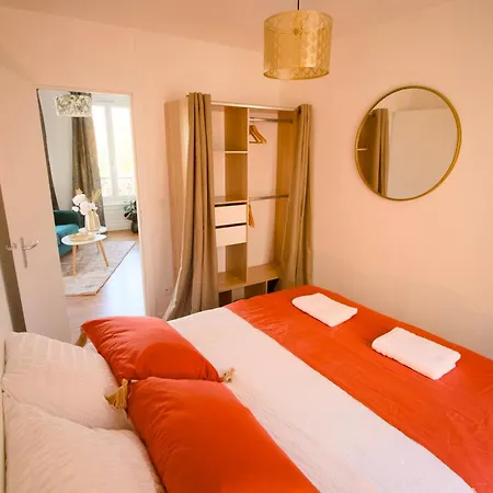 דירה L'haussmanien - 3 Min Naval Group Et Mer, Chic & Local Velo, Intendance Luxury Host