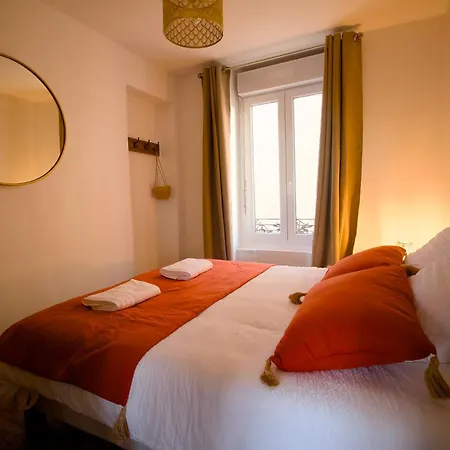 דירה L'haussmanien - 3 Min Naval Group Et Mer, Chic & Local Velo, Intendance Luxury Host *