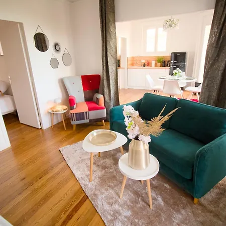 דירה L'haussmanien - 3 Min Naval Group Et Mer, Chic & Local Velo, Intendance Luxury Host שרבורג