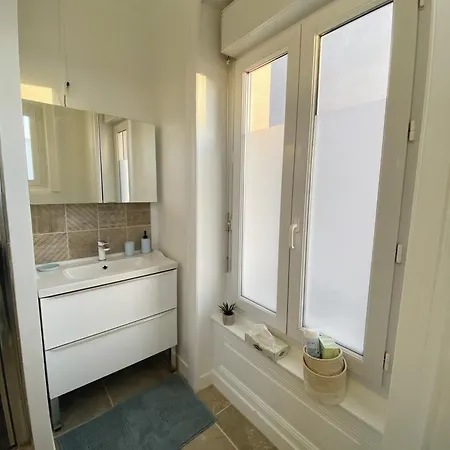דירה L'haussmanien - 3 Min Naval Group Et Mer, Chic & Local Velo, Intendance Luxury Host שרבורג